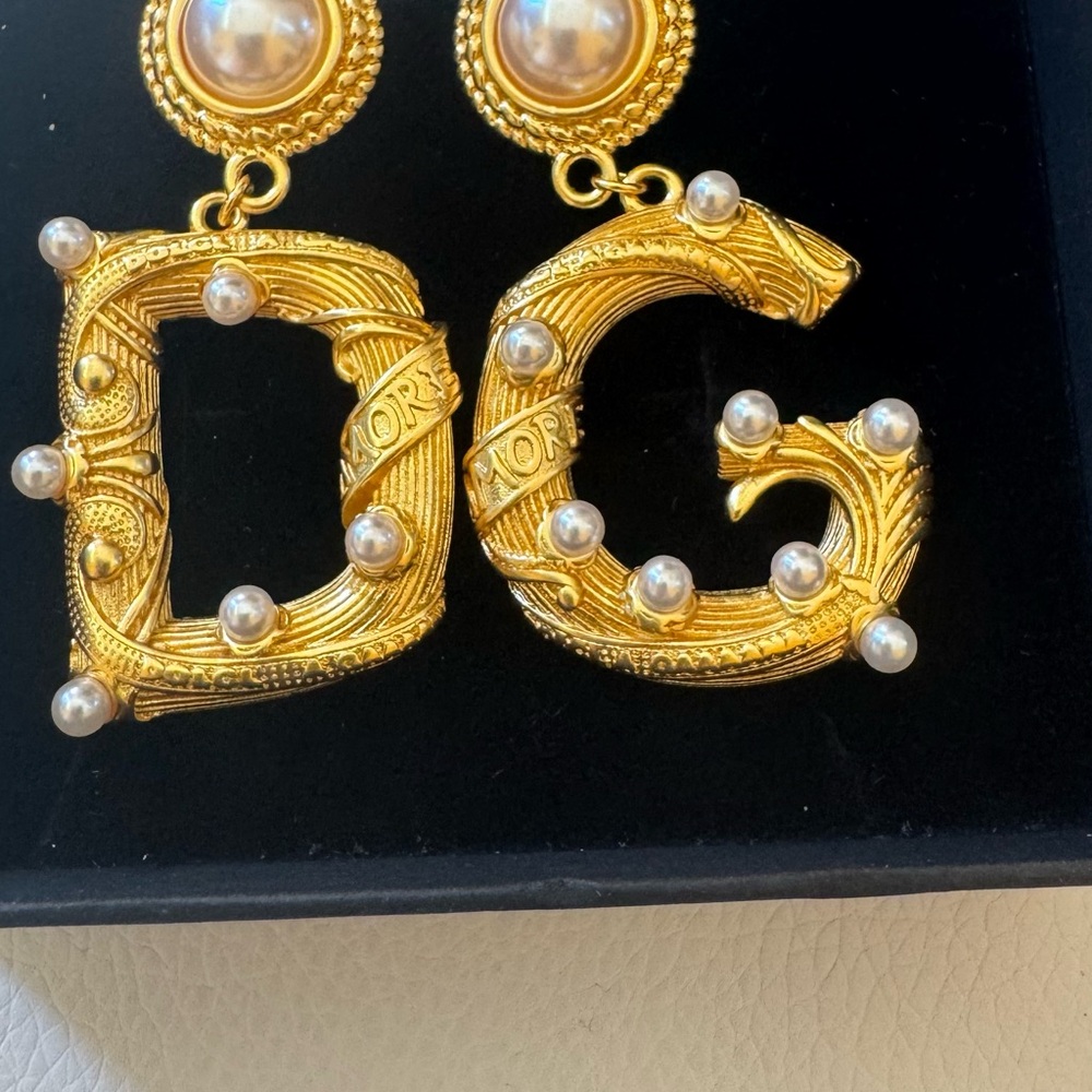 Dolce & Gabbana Gold DG Earrings with Pearls - Picture 6 of 7